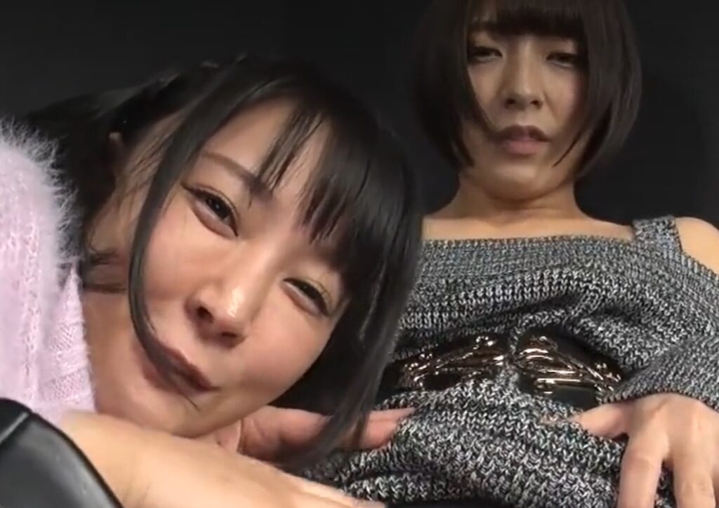 羽生ありさと阿部乃みくが蒸れた激臭パンスト足を舐めるレズｗ